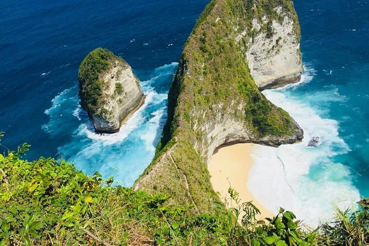 Two-Day Nusa Penida Tour: Kelingking, Diamond Beach & Crystal Bay Guide photo 5