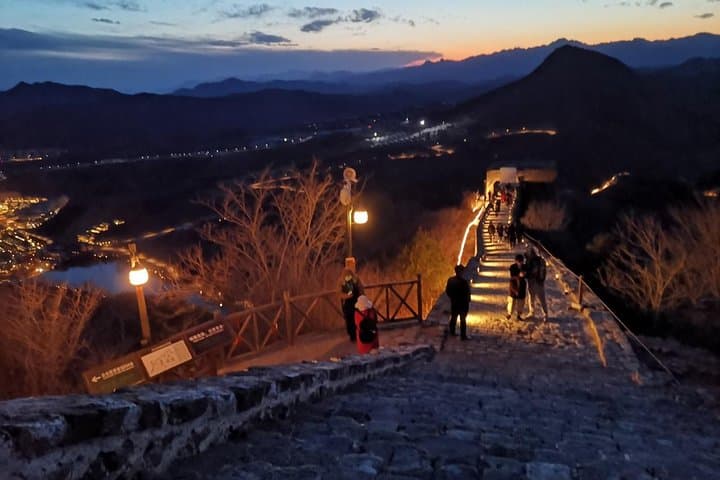 Illuminated Simatai Great Wall Night Hike & Gubei Water Town Dinner