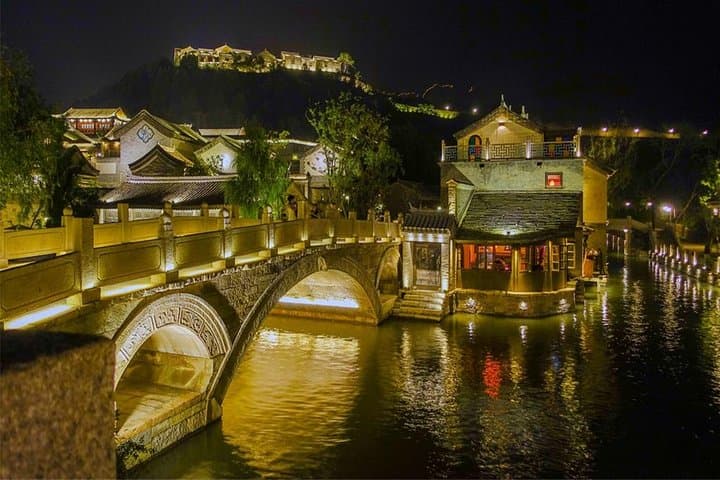 Illuminated Simatai Great Wall Night Hike & Gubei Water Town Dinner photo 2