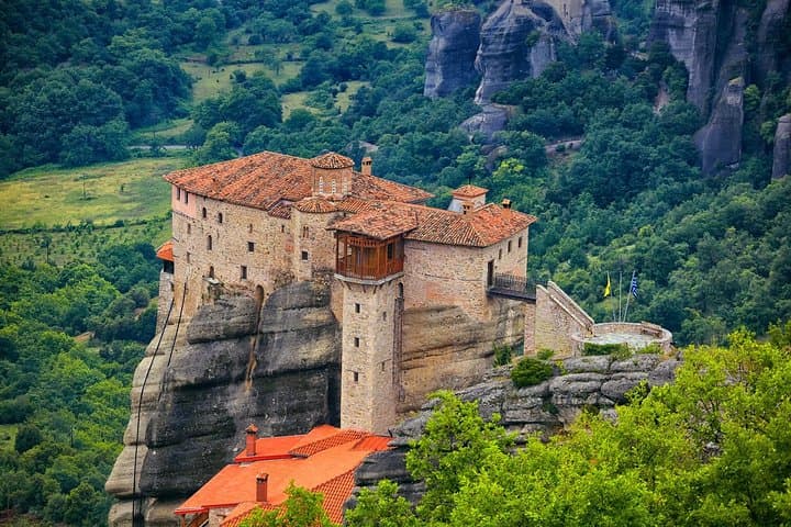 Overnight Delphi and Meteora Tour from Athens — Spanish-Speaking Guide to Ancient Oracles & Cliff-Top Monasteries photo 6