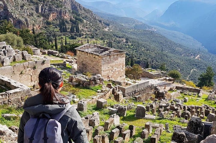 Overnight Delphi and Meteora Tour from Athens — Spanish-Speaking Guide to Ancient Oracles & Cliff-Top Monasteries photo 2