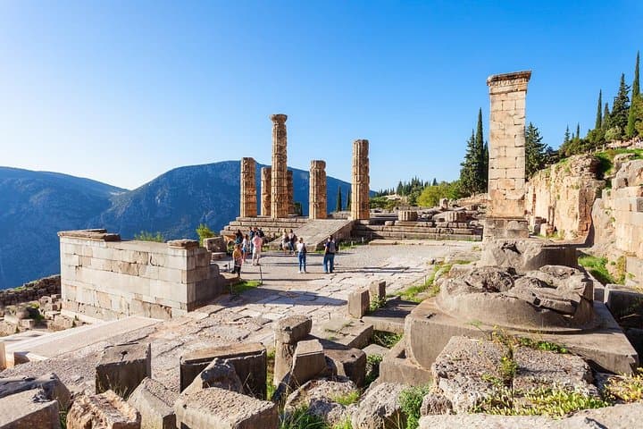 Overnight Delphi and Meteora Tour from Athens — Spanish-Speaking Guide to Ancient Oracles & Cliff-Top Monasteries photo 3