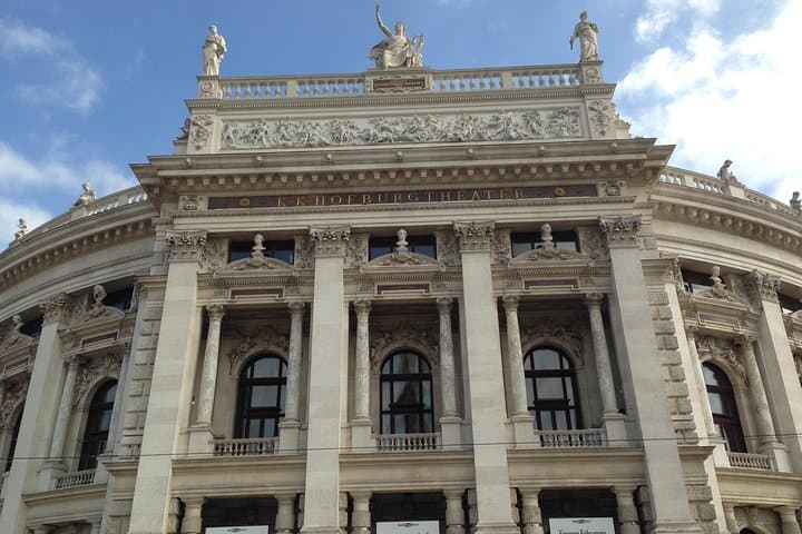 eBike Vienna: 60-Minute Guided Ride + All-Day Explorer Pass