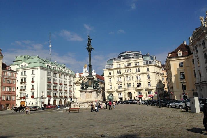 eBike Vienna: 60-Minute Guided Ride + All-Day Explorer Pass photo 2