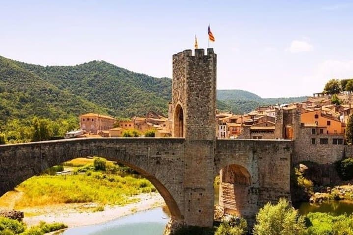 Besalú and Catalonia’s Medieval Towns Day Trip from Barcelona photo 4