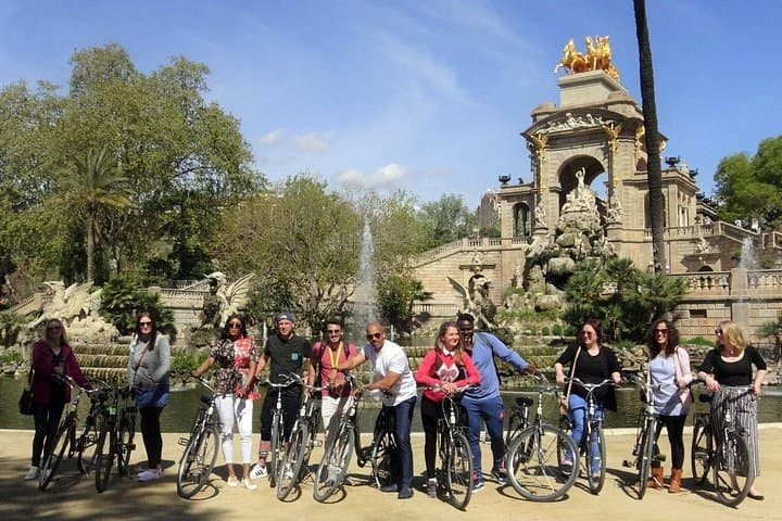 E-Bike Barcelona Highlights & Park Guell Small-Group Electric Bike Tour photo 2