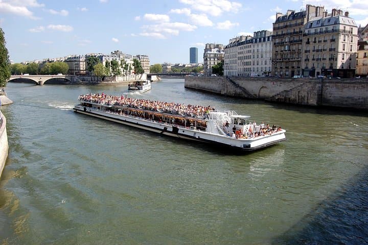 Paris Day Trip from London: Eiffel Tower, Louvre, Notre-Dame & Seine Cruise photo 5