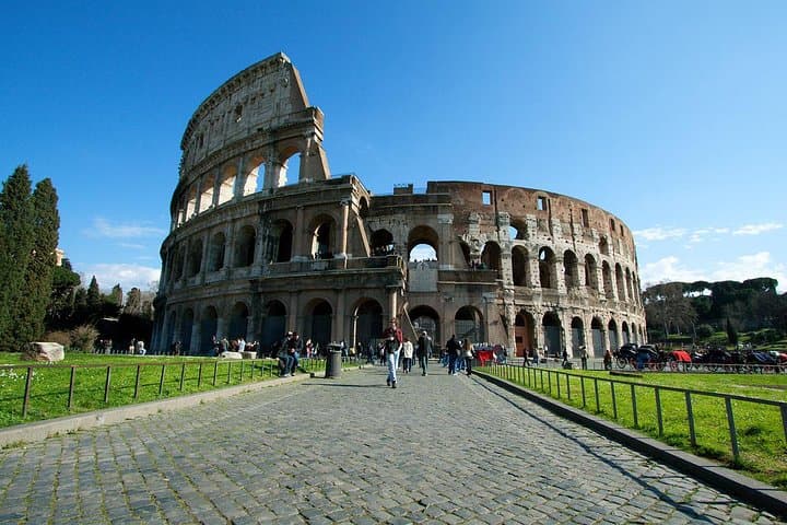 Private Rome Bike Tour: Skip-the-Line Ride Through Ancient Rome photo 4