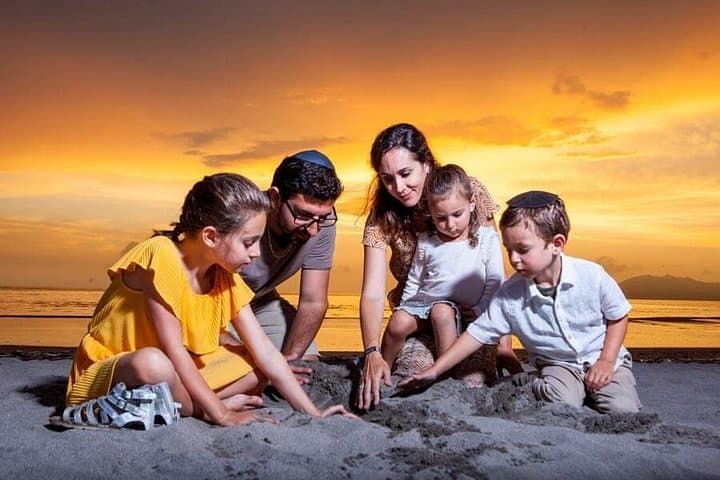 Private Photo Session in Yelapa: Capture Beachside Portraits with a Local Photographer photo 3