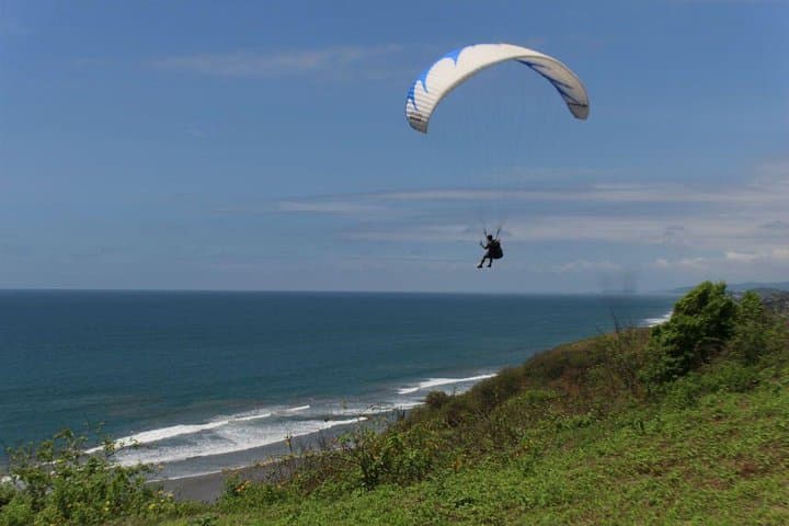 Paragliding Initiation Course in Montanita, Ecuador — Beginner Paragliding photo 3