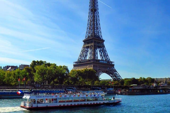 Evening Seine Cruise from Pont Neuf — 1‑Hour Guided River Sightseeing in Paris photo 2