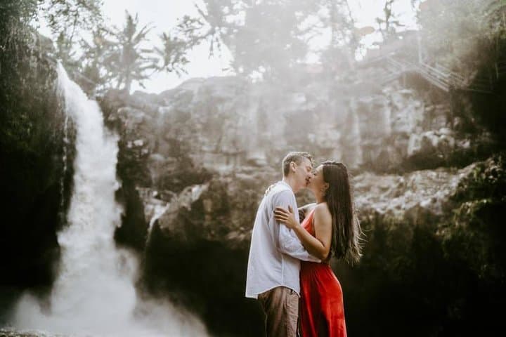 Capture Your Perfect Moments with a Vacation Photographer in Sanur photo 2