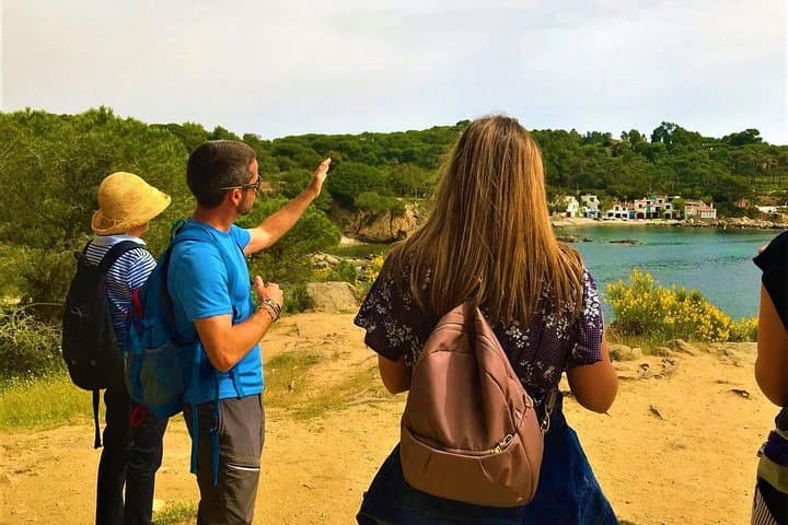 Costa Brava & Girona: Easy Coastal Hike and Medieval Walk from Barcelona