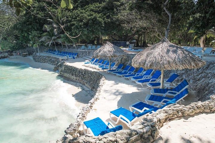 Majagua Island Day Trip from Cartagena: Full-Day Beach Escape with Traditional Colombian Lunch