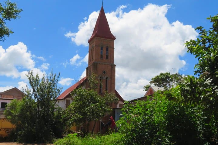 Madagascar 3-Day Private Tour: Lemurs, Waterfalls & Highland Crater Lakes photo 4