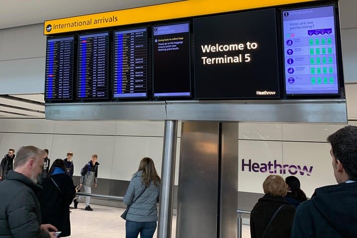 Heathrow to London via Windsor Castle — Private Arrival Transfer with Windsor Entry photo 2