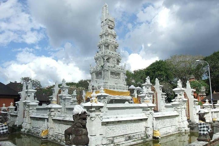Denpasar Heritage City Tour: Half-Day Museum, Monument & Temple Walk photo 3