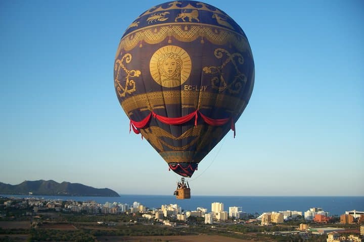 Private Hot Air Balloon Ride over Cala Millor, Mallorca — Champagne & Tapas photo 5