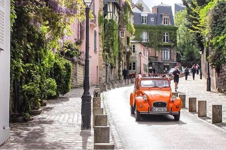 Cruise Paris in a Vintage 2CV: 2-Hour Secrets Tour of Montmartre & Latin Quarter
