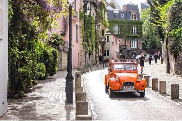 Vintage 2CV Secrets Tour: 3-Hour Paris City Drive