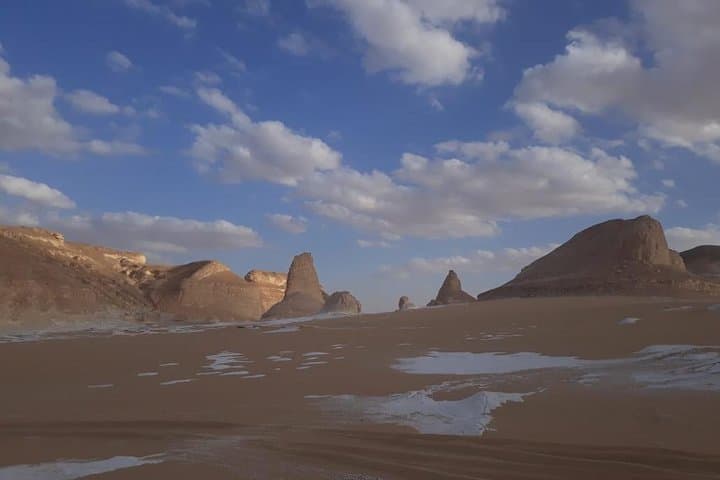 Two-Day White Desert Safari from Cairo: Bahariya, Black Desert & Starry Camp photo 5