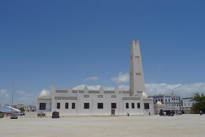 Salalah City Private Tour: Frankincense Markets, Mosques & Coastal Lagoons photo 4
