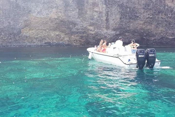 Snorkeling with Sea Turtles: Anses-d'Arlet & Diamond Rock Boat Excursion, Martinique