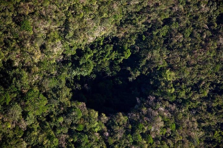 Black Hole Drop: Rappel Actun Loch Tunich Sinkhole Near Hopkins, Belize