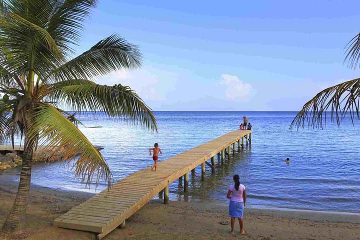 Discover Roatan: Cultural Villages, Rum, Chocolate & West Bay Beach