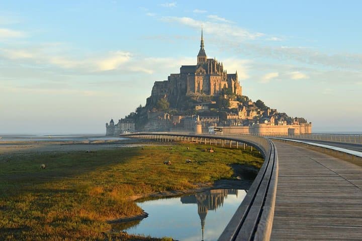 Mont Saint-Michel, Cancale & Dinan Day Trip from Saint-Malo — 10-Hour Coastal & Medieval Circuit