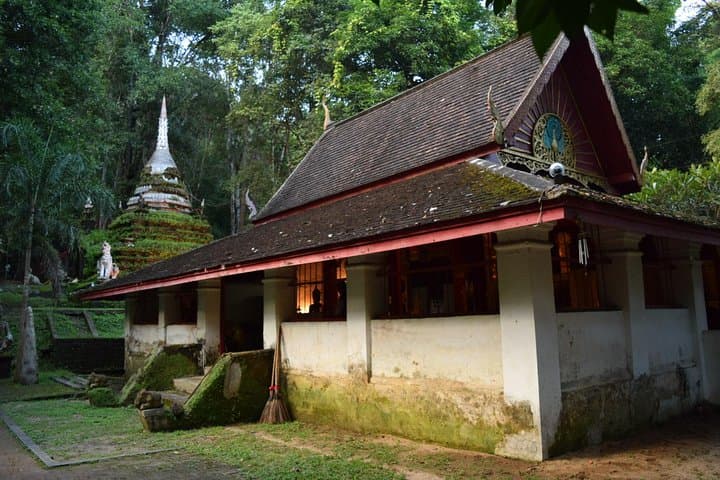 Half-Day Doi Suthep and Pha Lat (Palad) Temple Private Tour — Chiang Mai Cultural Hike photo 3