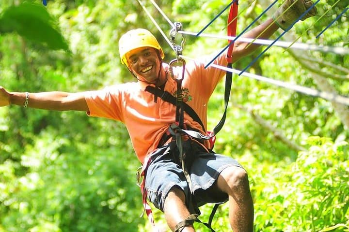 Roatán Zipline, Monkey Park & West Bay Beach Transfer: Jungle Flight to Shore Time photo 4