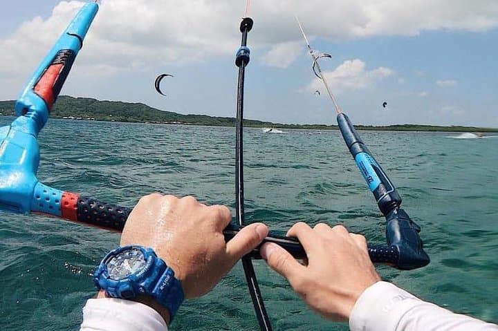 Soar Over West Bay: Parasailing Adventure with Round-Trip Transfers in Roatán photo 4