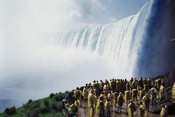 Niagara Falls Day Tour from Toronto — Table Rock, Niagara-on-the-Lake & Parkway Sights photo 4