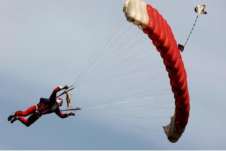 Tandem Skydiving at 10,000 Feet — Extreme Skydiver Ecuador photo 4