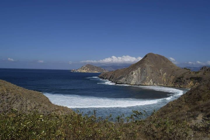 3-Day Private Komodo Boat Trip from Labuan Bajo: Padar, Pink Beach & Manta Rays photo 2