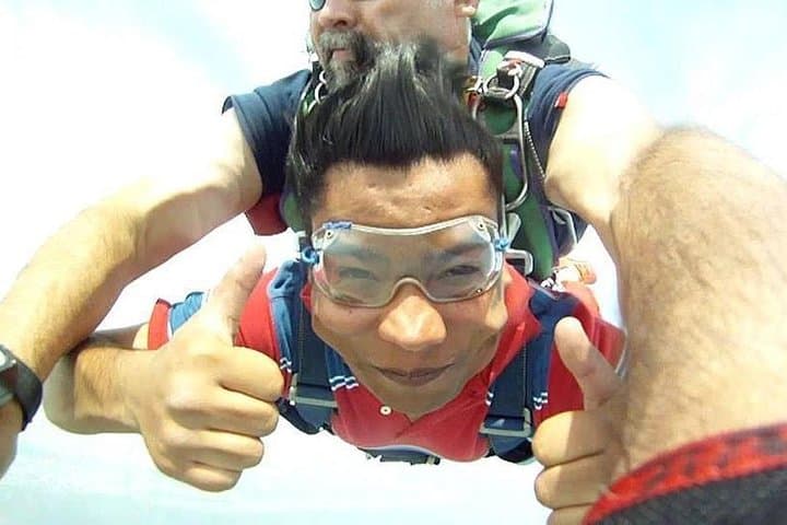 Tandem Skydiving at 10,000 Feet — Extreme Skydiver Ecuador photo 3