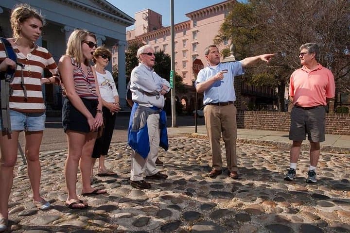 Historic Charleston Stroll: Rainbow Row, The Battery & Powder Magazine photo 4