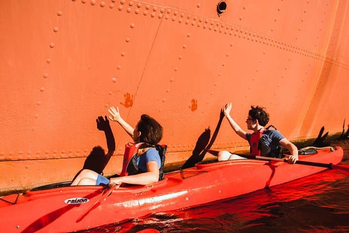 Paddle Gdańsk: Guided Kayak Tour Through the Motława and Granary Island photo 2