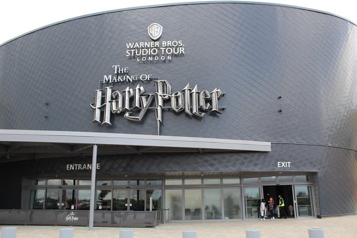 Private Transfer from Central London to Warner Bros. Studio Leavesden photo 2
