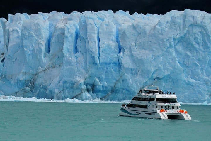 Glaciares Gourmet Cruise: Maria Turquesa Full-Day Glacier Navigation from El Calafate photo 3