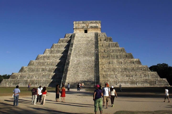 Day trip to Chichén Itzá: Explore Kukulkan Pyramid, swim Ik Kil & Hubiku cenotes photo 5