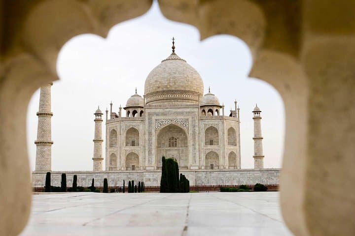 Same-Day Luxury Taj Mahal Tour from Delhi — Private Car to Agra photo 5