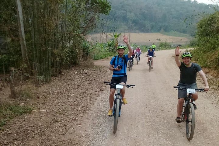 Cycling Chiang Rai: Full-Day Countryside Ride to the White Temple photo 3