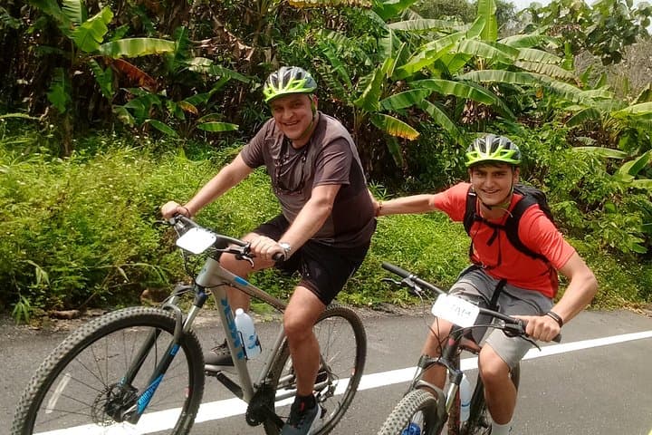 Cycling Chiang Rai: Full-Day Countryside Ride to the White Temple photo 5