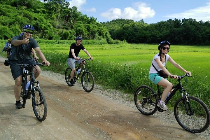 Chiang Rai Half-Day Cycling Tour to Wat Rong Khun (White Temple) photo 5