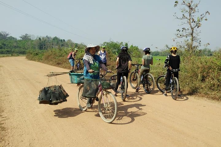 Chiang Rai Half-Day Cycling Tour to Wat Rong Khun (White Temple) photo 2