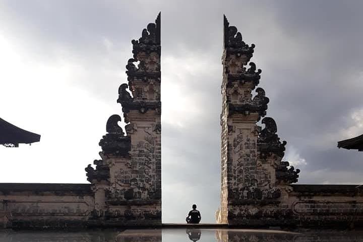 Bali Heaven Gate, Tirta Gangga & Tukad Cepung: Full-Day East Bali Photo Tour
