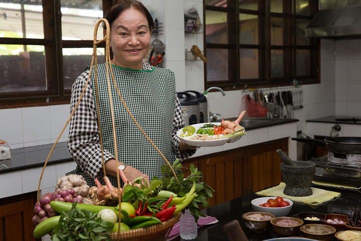 Chiang Mai Garden-to-Table Cooking Class in a Traditional Teak Home