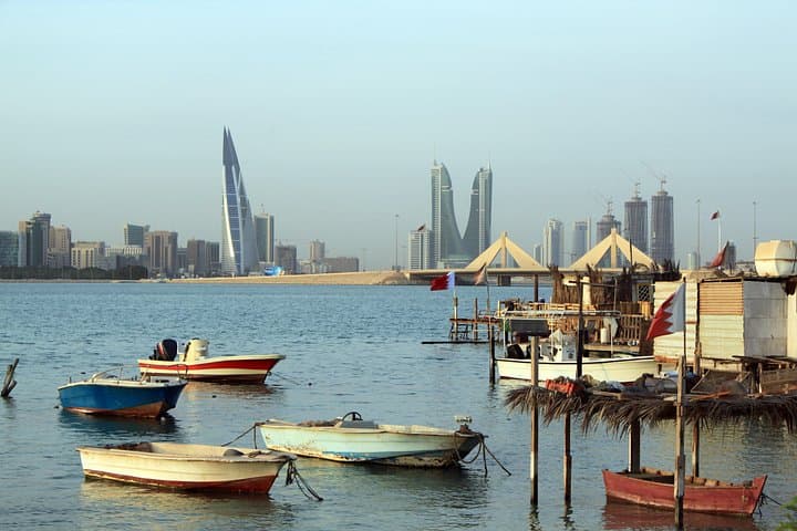 Muharraq Sea Tour from Amwaj Marina — Arad Fort, Dhow Yards & Coastal Skyline photo 3
